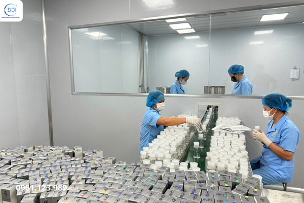 Chuyên gia gia công mỹ phẩm độc quyền là ai? Vai trò gì trong phát triển thương hiệu?